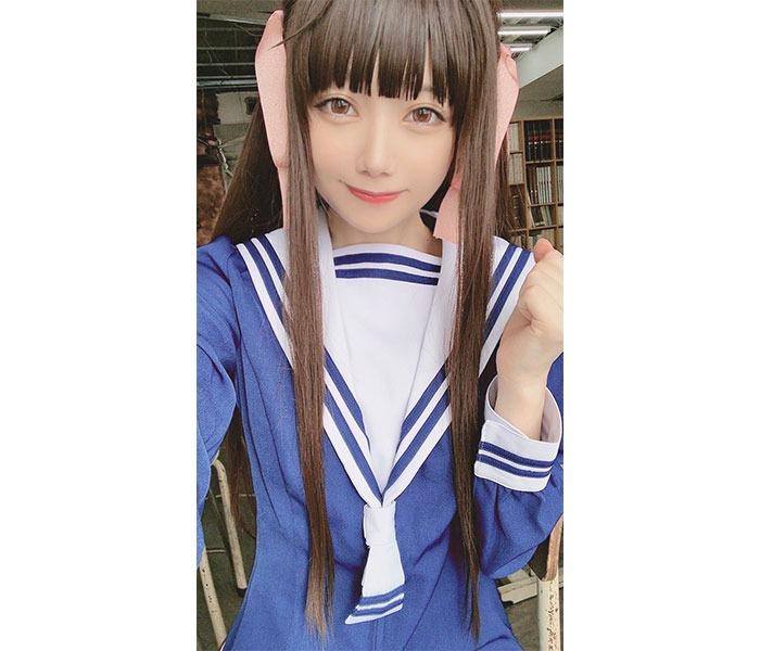 人気コスプレイヤー・あかせあかりが「フルーツバスケット」本田透のコスプレ披露！「可愛すぎてビビります」「クオリティ高すぎます」