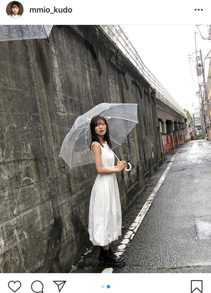 工藤美桜、ノースリーブ の白ワンピ姿に「爽やかな感じ」「 ぽけっと顔も可愛い〜」と反響