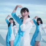 日向坂46、待望の1stアルバムリード曲『アザトカワイイ』MVが解禁！