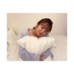 今泉佑唯、見つめる上目遣いに「あざと女子だな」「全人類が恋に落ちる！！！」