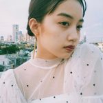 黒木ひかり、大人びたシースルーブラウス着用のポートレートに「エモい」「めっちゃすき」