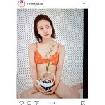 橘ひと美、ドット柄のビキニでモード系グラビアに挑戦！「セクシー」「おしゃれ！」