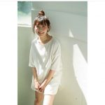 渡辺美優紀、お団子ヘアのビック白Tシャツが『可愛い』と話題！「天真爛漫な表情全部よかった」