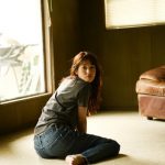 鷲見玲奈、「週プレ」グラビアのオフショットに歓喜の声！「キュートすぎます！」「言葉が出ません」