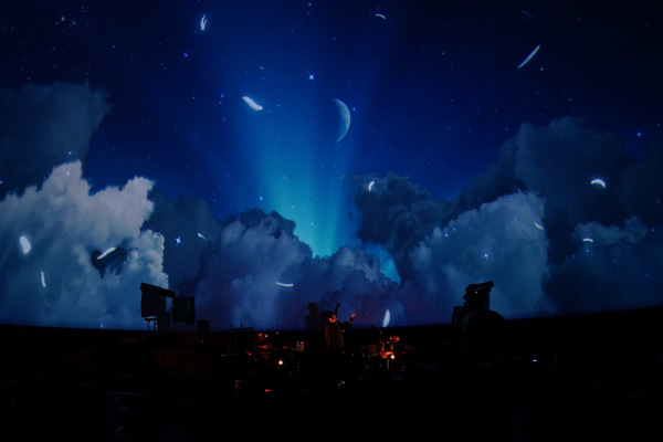 堂珍嘉邦(CHEMISTRY)を迎えて初回開催『真夜中のプラネタリウム-Midnight Planetarium Live-』 プラネタリウムからの音楽ライブ配信がスタート！