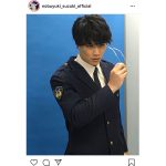 鈴木伸之、キリッとした眼差し送る警察官オフショットに反響！「あぶないくらいかっこいい〜」