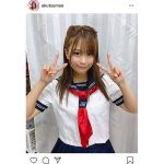 阿久津真央、セーラー服のコスプレショットに反響！「似合うね～」「可愛い」