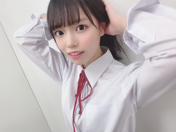 STU48 岩田陽菜、制服姿で髪を結ぶ仕草にファン大反響！「可愛すぎて辛い」「ひなちゃんは最強」