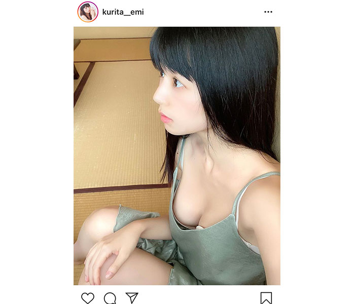 グラビアアイドル・くりえみ、“隙間”に注目の美バストショットに「目線が持ってかれる」