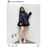 久間田琳加、ミニワンピ＆美脚の衣装コーデに釘付け！「白い！細い！」「スタイル良すぎる」