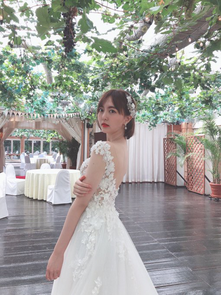 HKT48 森保まどか、父も涙の純白ウエディングドレス姿に多くの反響「ほんにきれいかー」「誓います」
