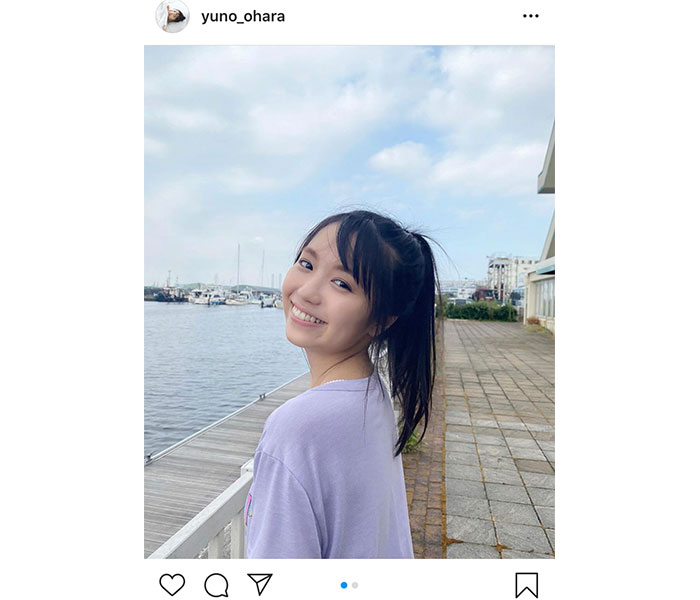 大原優乃、振り向き笑顔のポニーテール姿に「かわいい」「笑顔に癒されます」