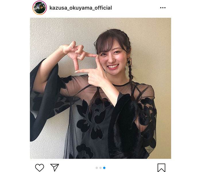 奥山かずさ、三つ編みに黒タンクトップのギャップある可愛さに釘付け！