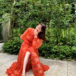 佐々木希、透け感ドレスから美脚をチラ見せ「めちゃめちゃ美脚だね」「人間離れした美しさ」