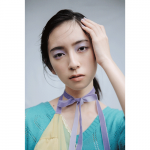 日向坂46の2期生の金村美玖（18）が、光文社のファッション誌『bis』11月号（10月1日〈木〉発売）からレギュラーモデルとなることが決まった。 2019年1月号に初登場して以来、ファッションページに幾度も登場！ キュートな笑顔とスレンダーなスタイルで、bis世代から熱い指示を得ているが、誌面を飾るたびに、可愛いから大人っぽく進化を遂げている。レギュラーモデルとして、初めての誌面となる『bis』11月号では、「FOLLOW MY SEVEN HEART 日向坂46 金村美玖 ときめきハートを探して」と題して、ソロでファッション企画に登場している。