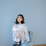 日向坂46の2期生の金村美玖（18）が、光文社のファッション誌『bis』11月号（10月1日〈木〉発売）からレギュラーモデルとなることが決まった。 2019年1月号に初登場して以来、ファッションページに幾度も登場！ キュートな笑顔とスレンダーなスタイルで、bis世代から熱い指示を得ているが、誌面を飾るたびに、可愛いから大人っぽく進化を遂げている。レギュラーモデルとして、初めての誌面となる『bis』11月号では、「FOLLOW MY SEVEN HEART 日向坂46 金村美玖 ときめきハートを探して」と題して、ソロでファッション企画に登場している。