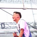 瑛人、自身初となる大規模野外イベントで話題の新曲「ライナウ」を含む全5曲を披露！集まったオーディエンスに‟元気”を届ける。