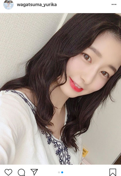 我妻ゆりか、センター分けおでこ出しのヘアスタイルに可愛さ大渋滞！