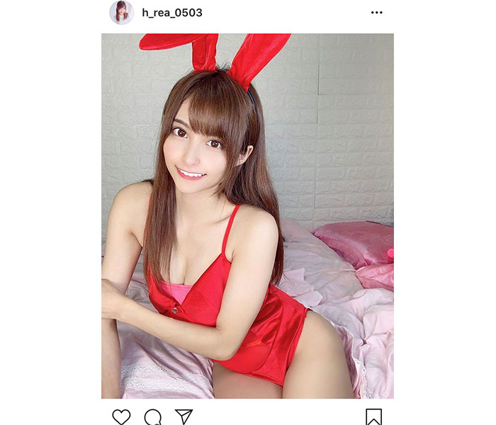 花咲れあ、鮮烈な赤バニーガール姿に「すごくいい」「素敵です」と反響！