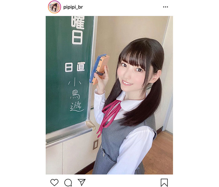 #ババババンビ 小鳥遊るい、まるで学級委員長のような制服オフショット公開！「本物の学校で撮影しました」