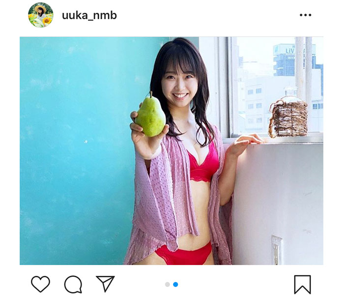 NMB48 加藤夕夏、「どっちが好き？」好みを問う果物グラビアオフショット公開！