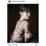 中村ゆりか、シースルーの衣装で美背中披露！「透明感」「キレイです」