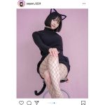 そよん、魅惑的な網タイツの黒猫コスプレ！「ため息が出るほど可愛い」
