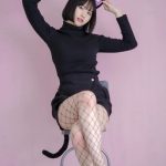 そよん、魅惑的な網タイツの黒猫コスプレ！「ため息が出るほど可愛い」