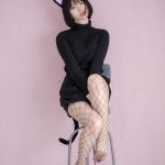 そよん、魅惑的な網タイツの黒猫コスプレ！「ため息が出るほど可愛い」