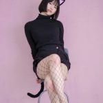 そよん、魅惑的な網タイツの黒猫コスプレ！「ため息が出るほど可愛い」