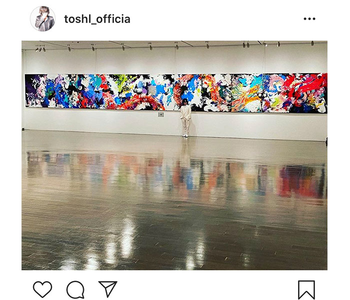 Toshl、自身が描いた龍の作品を前に「我ながらよく描いた」