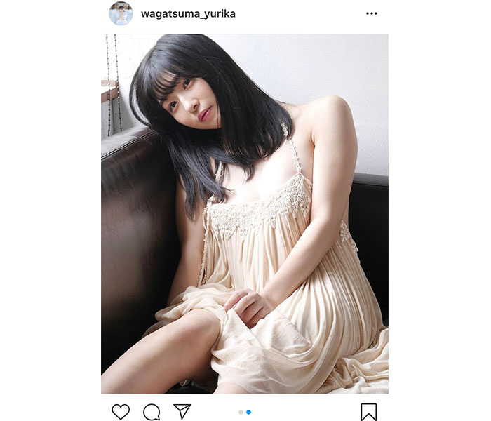 我妻ゆりか、“見えそうで見えない”ベージュワンピの美脚ショットに歓喜の声「美しすぎます」