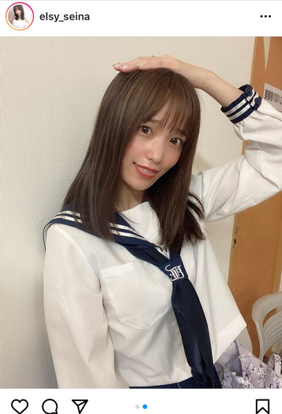 elsy 橋本せいな、生徒会長風な白セーラー服姿のオフショット披露！「可愛すぎるぞ！！」「さっすが優等生」と反響も！