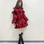 乃木坂46 松村沙友理、膝上赤ドレス風衣装で美脚披露！「圧倒的スタイルとビジュアル」
