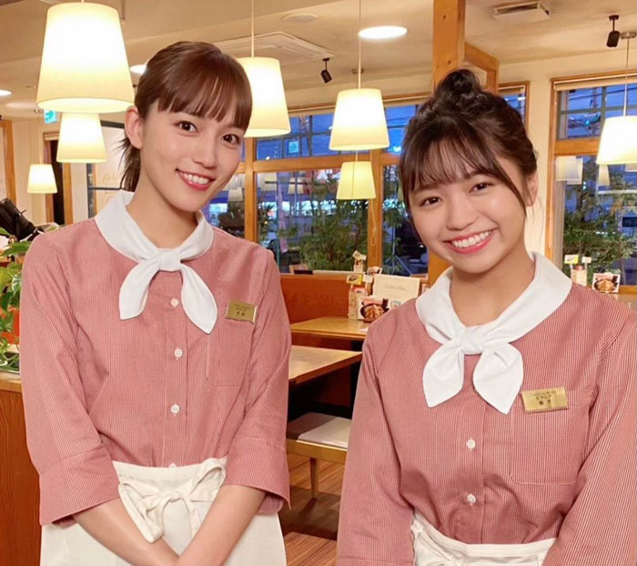 大原優乃、川口春奈とウエイトレス姿の2ショットにファン歓喜！＜極主夫道＞