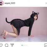 そよん、網タイツの黒猫コスプレショットを大量公開！「キュン死した」
