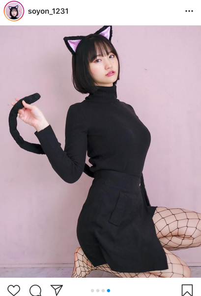 そよん、網タイツの黒猫コスプレショットを大量公開！「キュン死した」