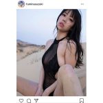 鈴木ふみ奈、薄明の光に浮かぶ黒レースビキニショット！「とても素敵」「いつもながら眼福！！」