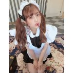 竹内星菜、メイド姿で上目遣いのポッキーショットに反響！「たべますか」？