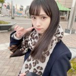 NMB48 梅山恋和、制服×ヒョウ柄マフラーコーデで「デートする？」