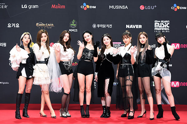 TWICE(트와이스)がMAMAのレッドカーペットに登場！＜2020 Mnet ASIAN MUSIC AWARDS＞