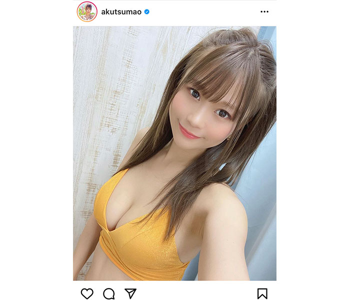 阿久津真央、オレンジビキニで見つめるハーフツインショットに反響！「ドキドキしちゃいました」