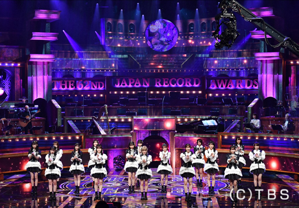 AKB48、ファンとの絆を繋いだ『離れていても』を歌唱＜第62回 輝く！日本レコード大賞＞