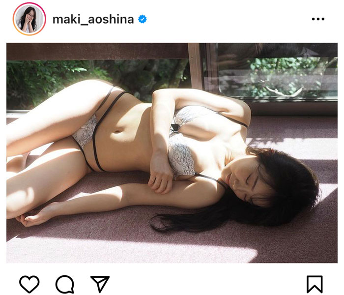 青科まき、自然光に浮かぶヘルシー美ボディで魅了！