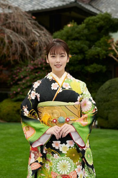 小芝風花、高橋ひかる、宮本茉由らオスカー所属タレントが艶やかな振袖姿を披露！