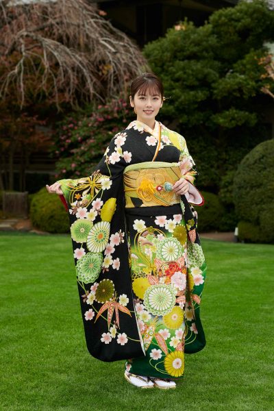 小芝風花、高橋ひかる、宮本茉由らオスカー所属タレントが艶やかな振袖姿を披露！