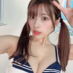 日比野友香、サンタクロースのコスプレショットに反響！「ともぴサンタ可愛い」「癒された」