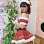 星名美津紀、色白素肌＆美バストで魅せるセクシーサンタに釘付け！