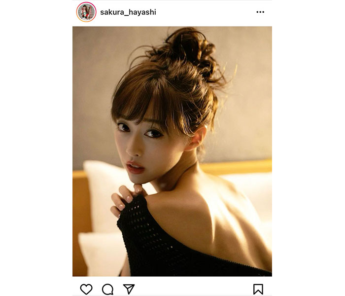 レースクイーン・林紗久羅、肩出しセクシーな振り向きショットで美背中披露！