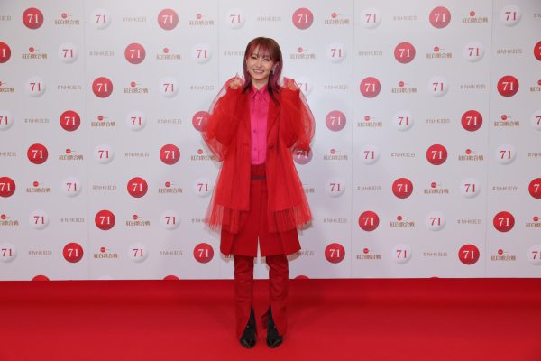 LiSA、紅白で「鬼滅の刃」メドレーを披露＜第71回NHK紅白歌合戦＞